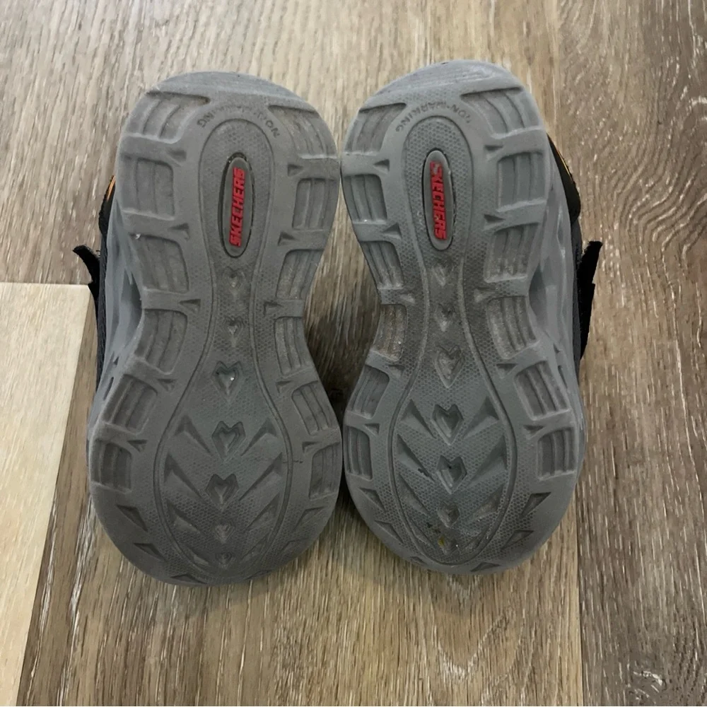 Skechers Infant Boys Flame Light Up Sneakers Size 5